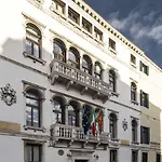 Radisson Collection Hotel, Palazzo Nani Hotell Venedig