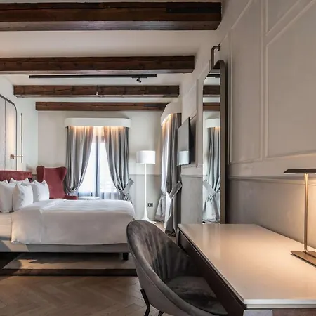 Radisson Collection Hotel, Palazzo Nani فندق البندقية