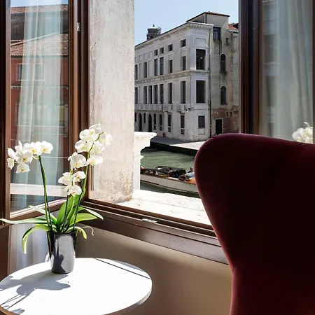 Radisson Collection Hotel, Palazzo Nani 5* البندقية