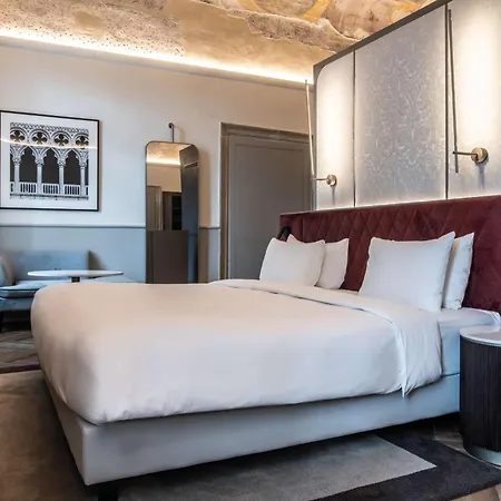 Radisson Collection Hotel, Palazzo Nani فندق البندقية