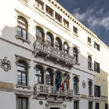 Radisson Collection Hotel, Palazzo Nani فندق البندقية