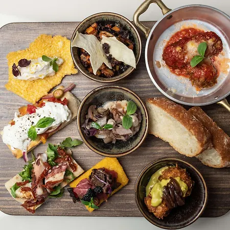 Radisson Collection Hotel, Palazzo Nani 5* 베니스