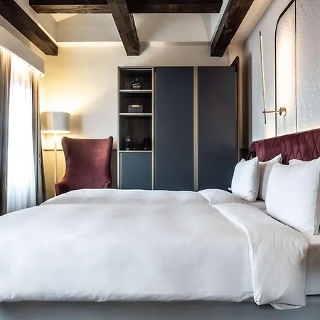 מלון Radisson Collection Hotel, Palazzo Nani 5*